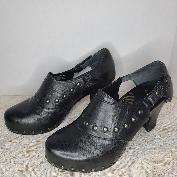 Dansko black leather studded clog, side snap. - Picture 2 of 9